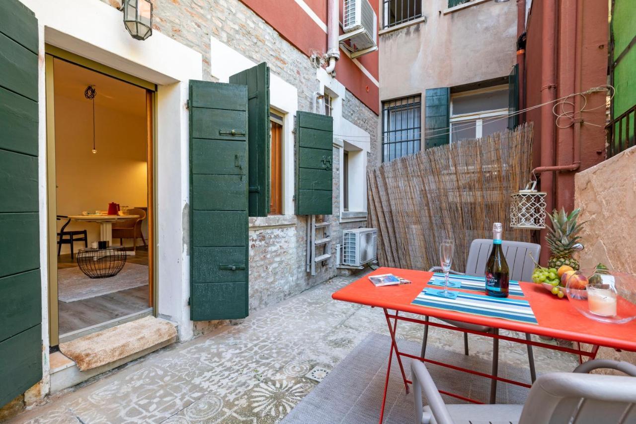Snug Apartment With Private Courtyard M0270422677 베니스 외부 사진